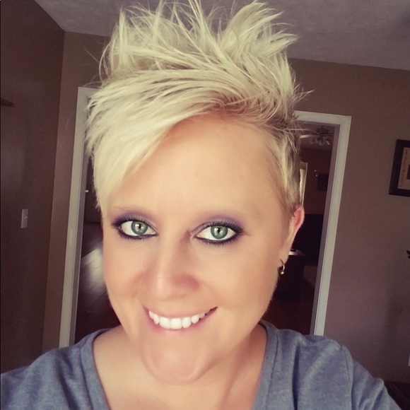 Meet your Posher, Shannan - Picture 1 of 1